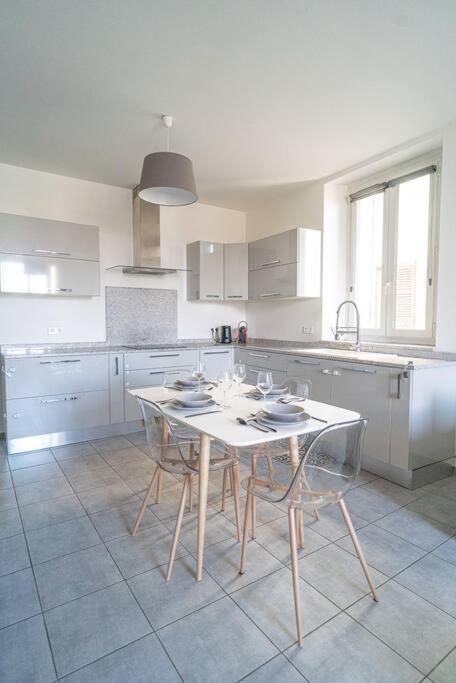 Appartement T4 Vue Mer Proche Gare Et Centre Ville Ajaccio  Eksteriør billede
