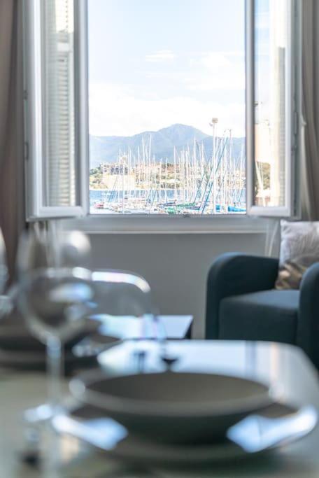 Appartement T4 Vue Mer Proche Gare Et Centre Ville Ajaccio  Eksteriør billede