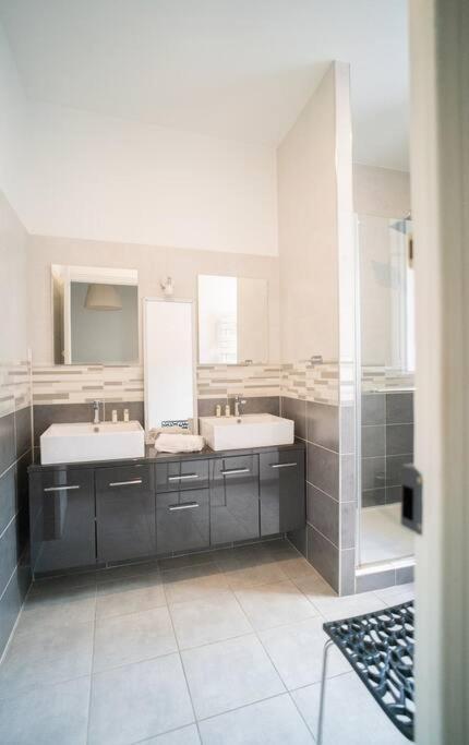 Appartement T4 Vue Mer Proche Gare Et Centre Ville Ajaccio  Eksteriør billede