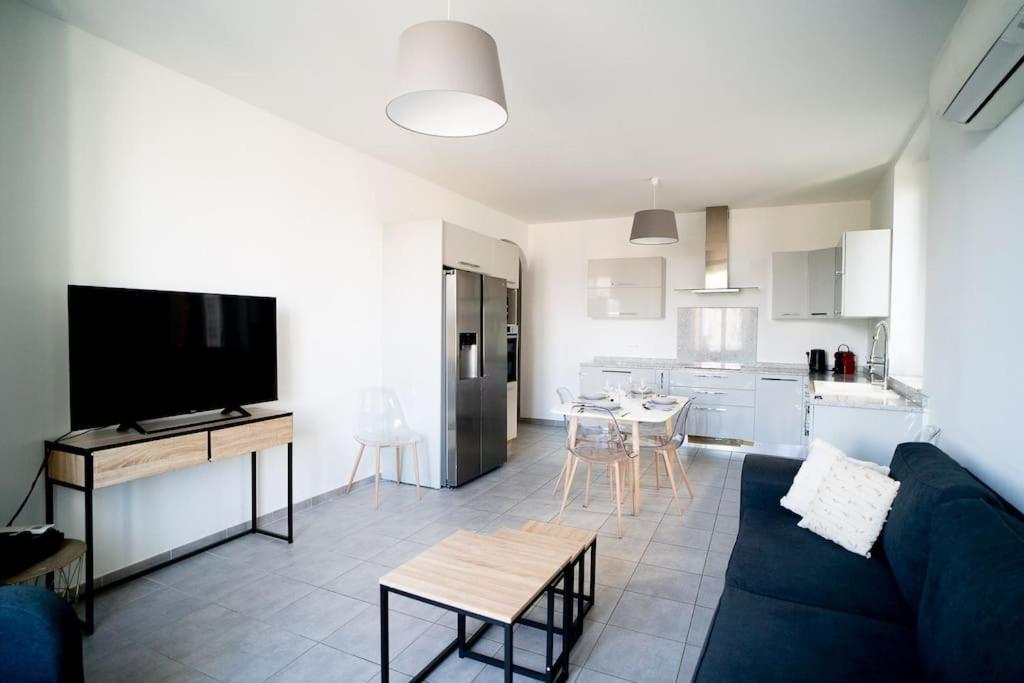 Appartement T4 Vue Mer Proche Gare Et Centre Ville Ajaccio  Eksteriør billede